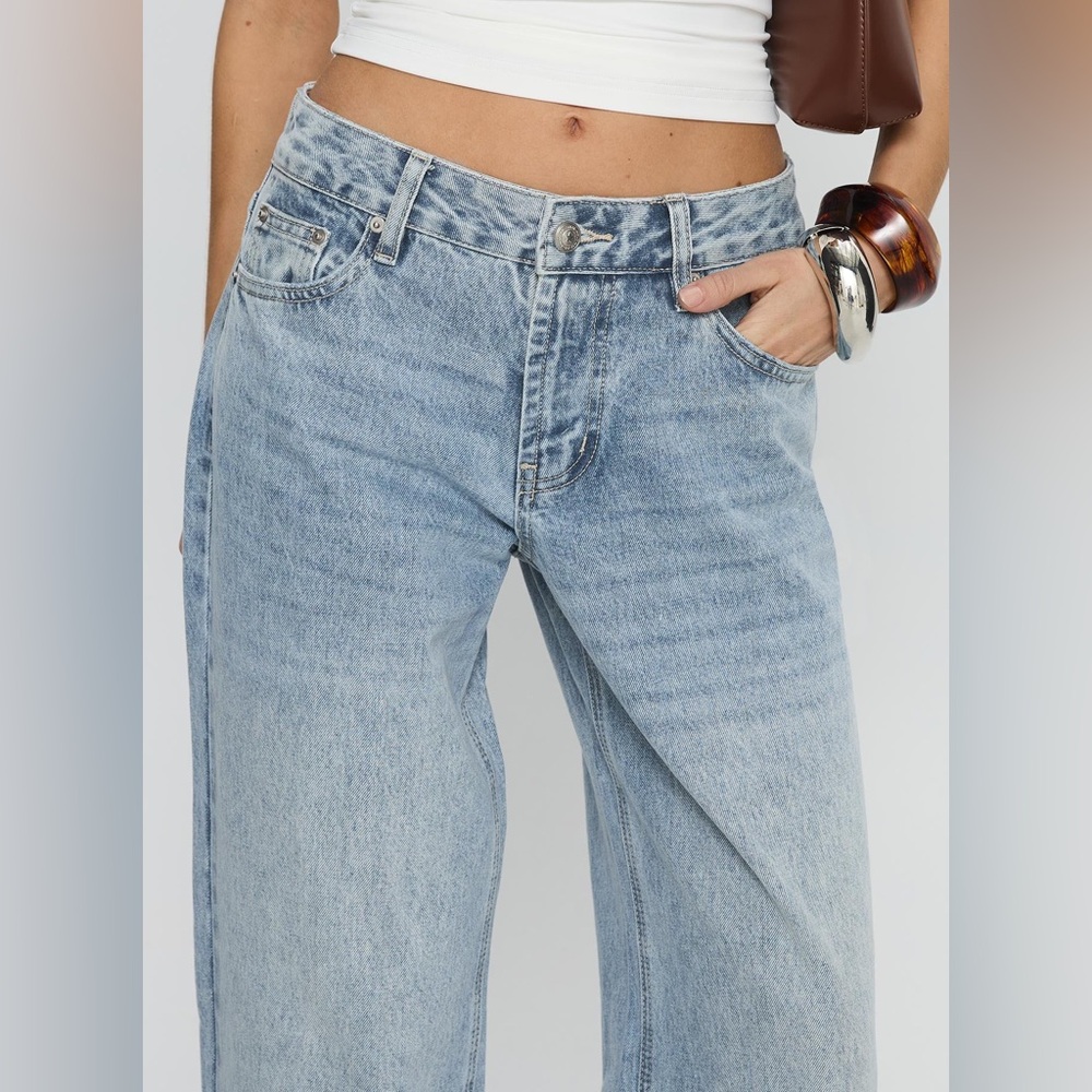 Serenitia Mid Rise Straight Leg Jeans Light Wash NEW WITH TAGS